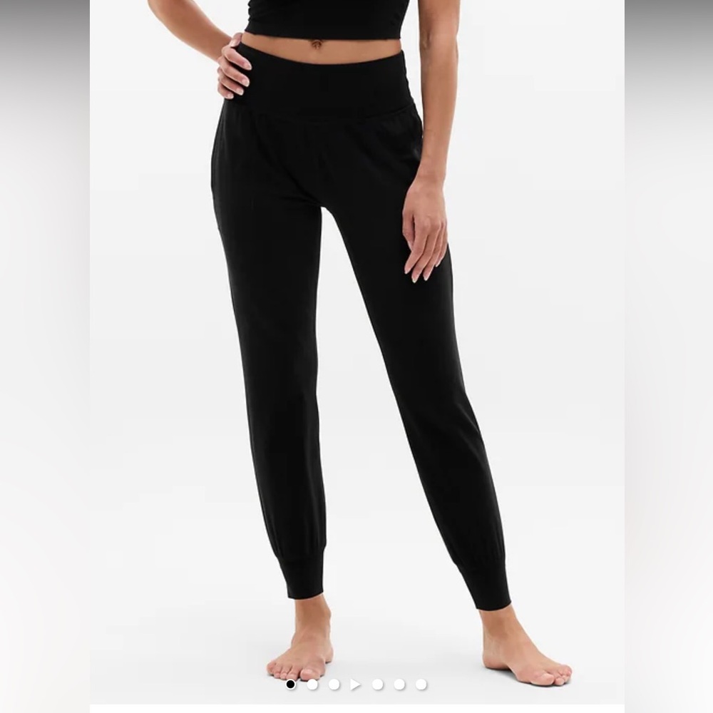 Athleta Salutation Joggers Black